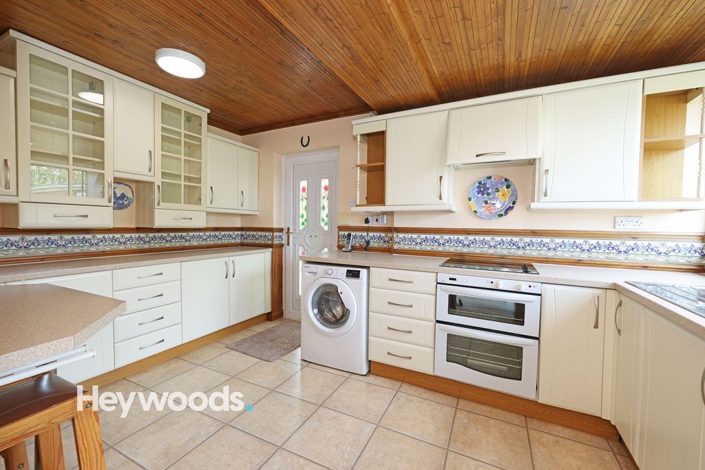 Property photo 3 of 29