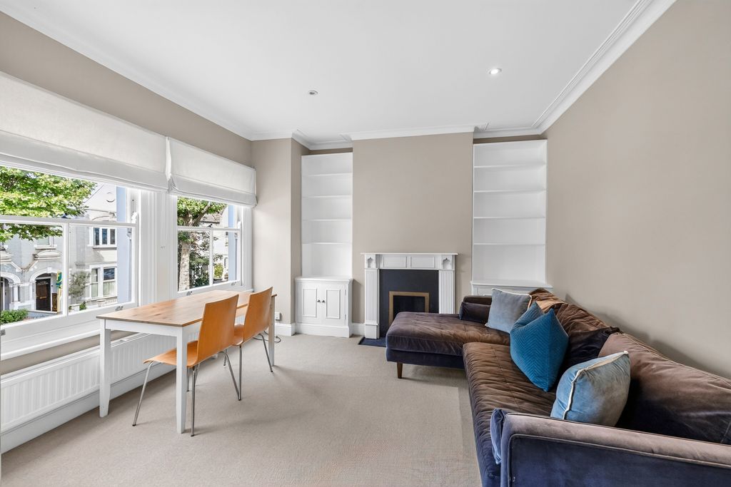 Property photo 3 of 11 Pbox-Img.Jpg
