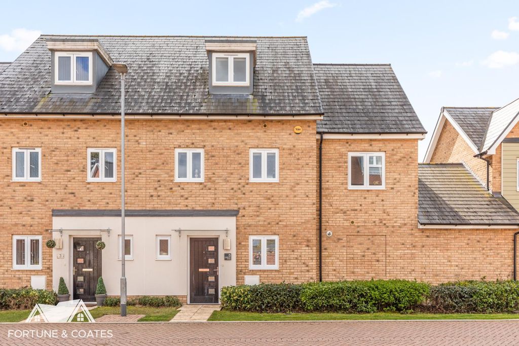 Property photo 1 of 29 Huntleyroad_35.Jpg