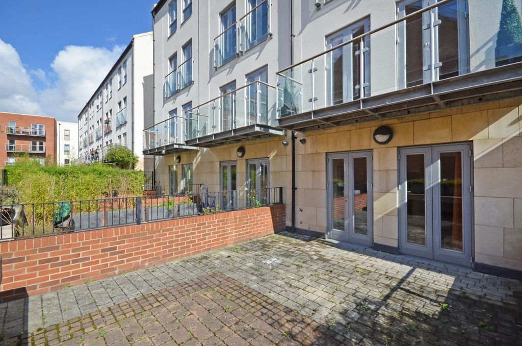 Property photo 3 of 17 Picture 3