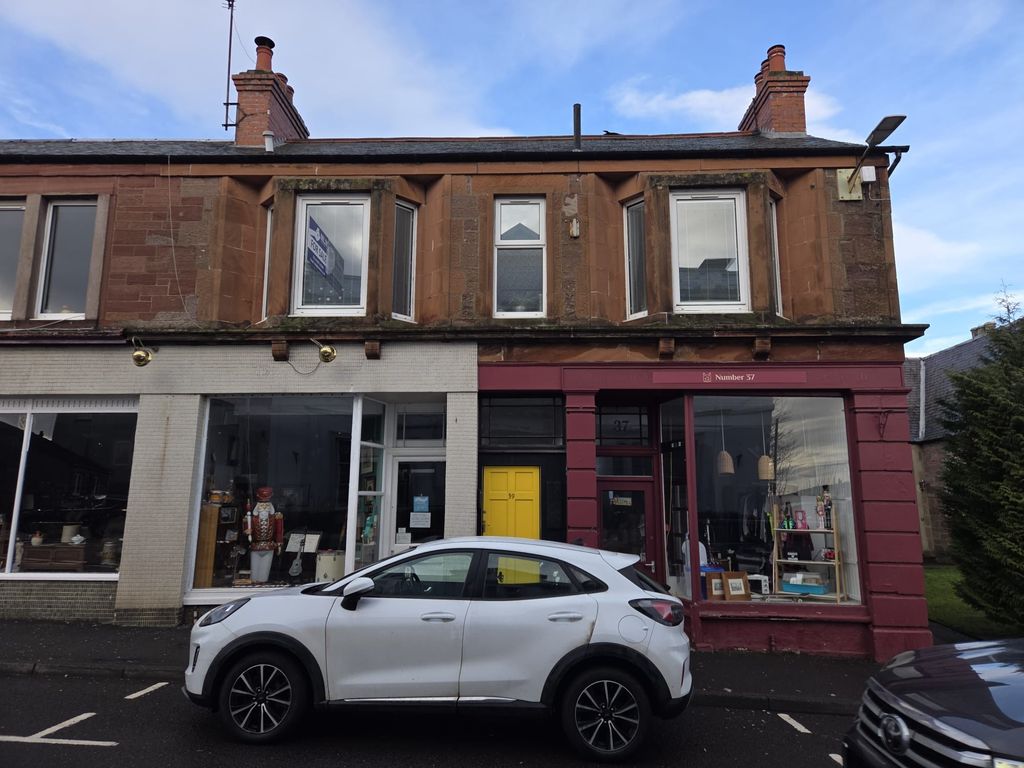 Property photo 1 of 11 Outside