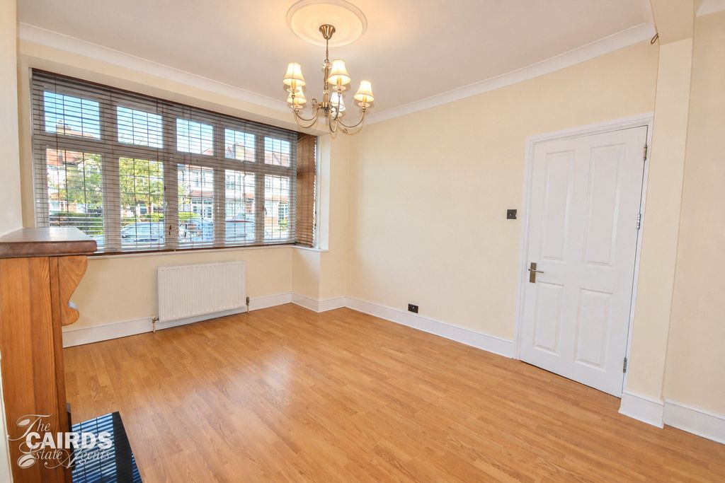 Property photo 3 of 16 Picture No. 13