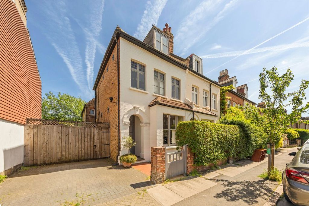 Property photo 1 of 11