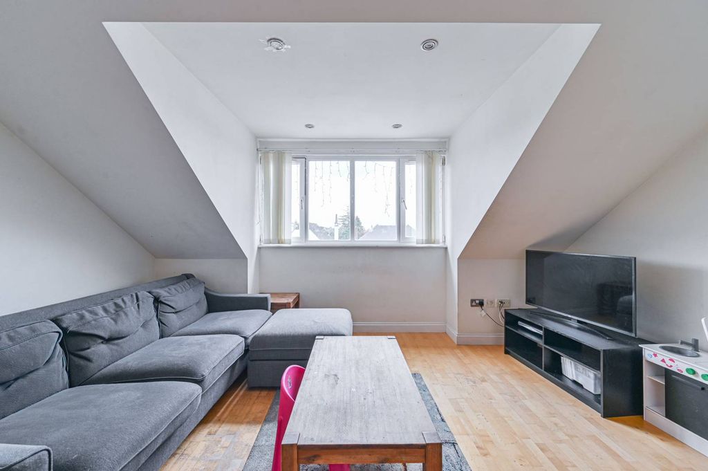 Property photo 3 of 19