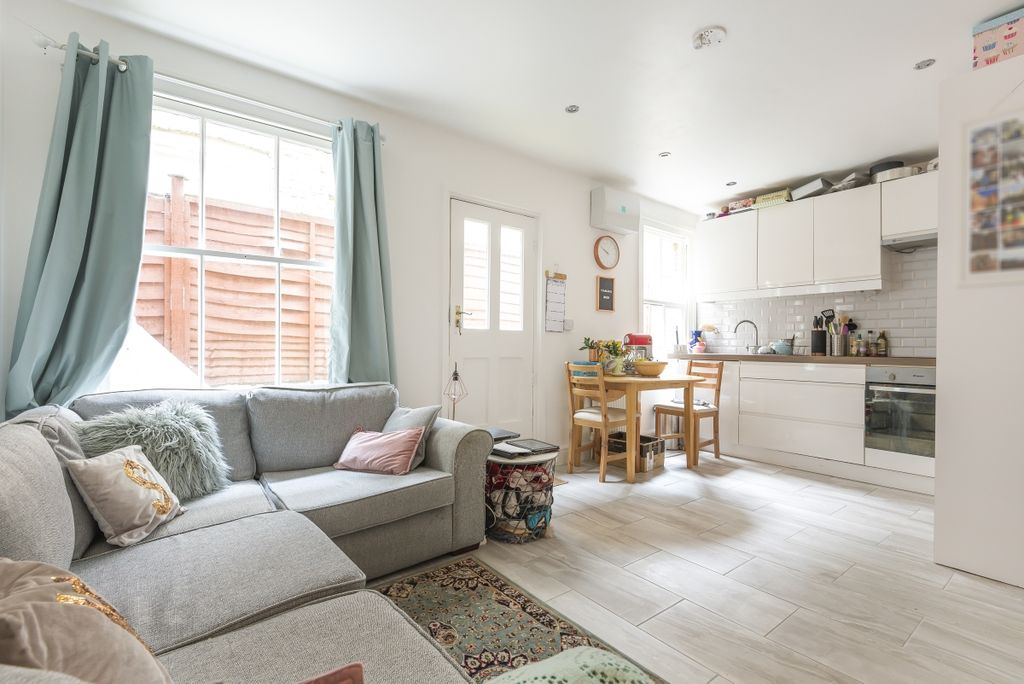 Property photo 1 of 7 531989 (2)
