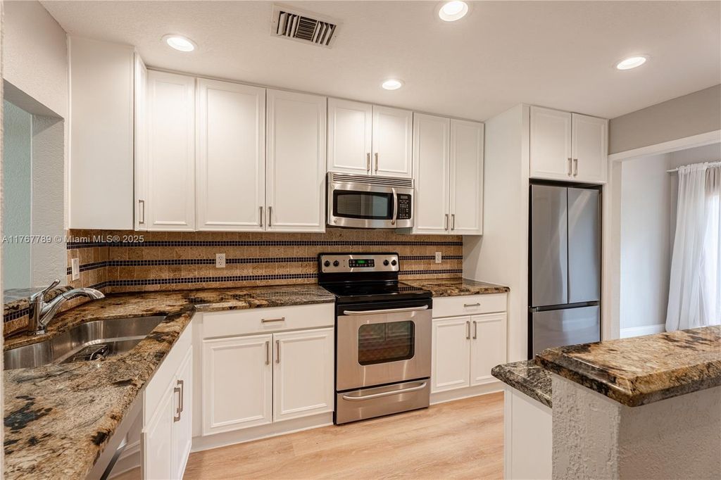 Property photo 3 of 19 <Alttext/>