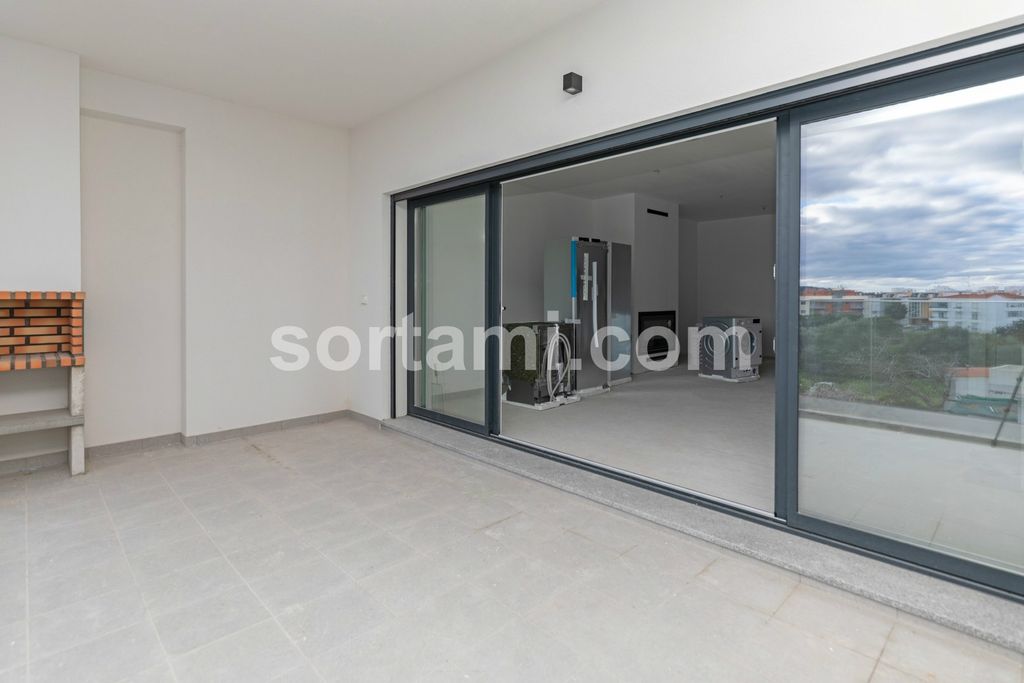 Property photo 1 of 27