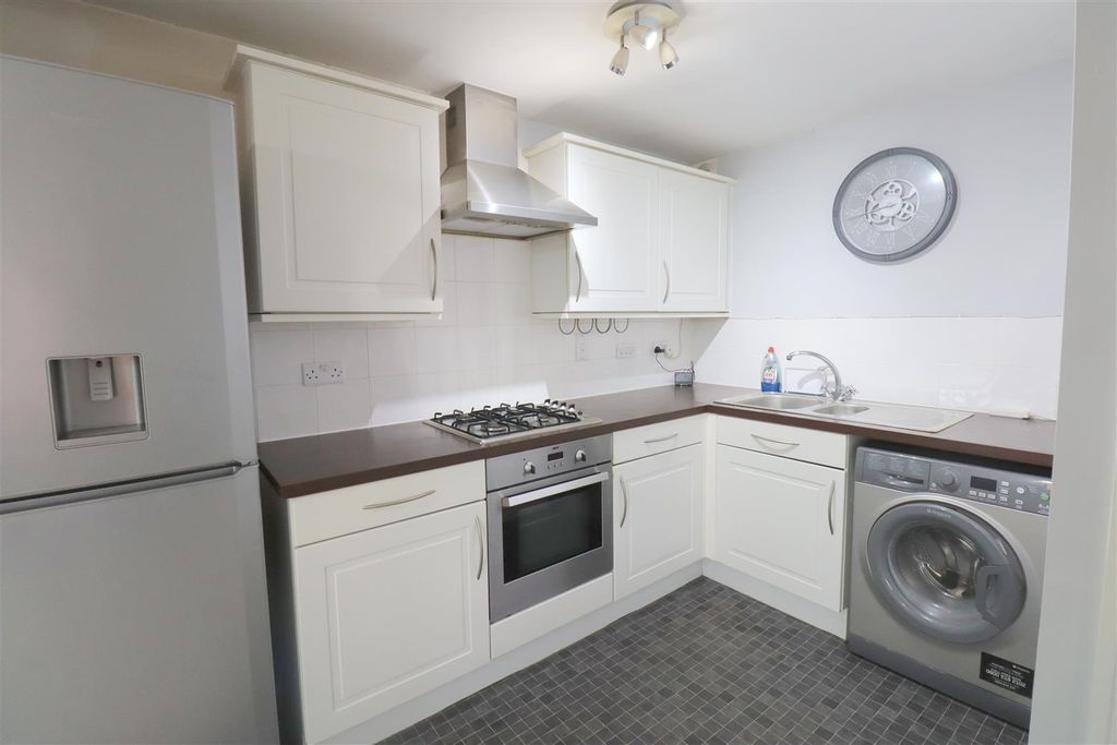 Property photo 2 of 11 Kitchen.Jpg