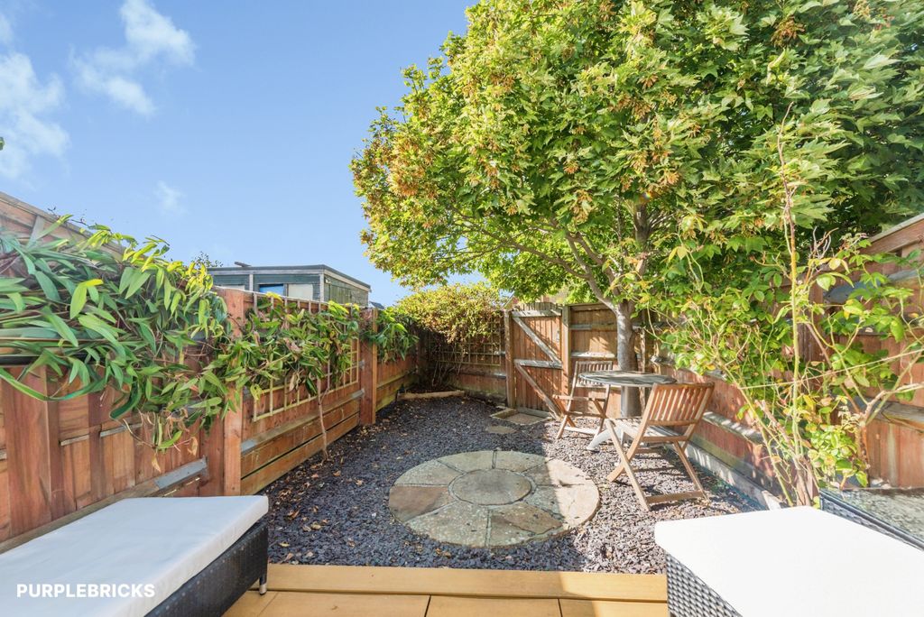Property photo 3 of 18