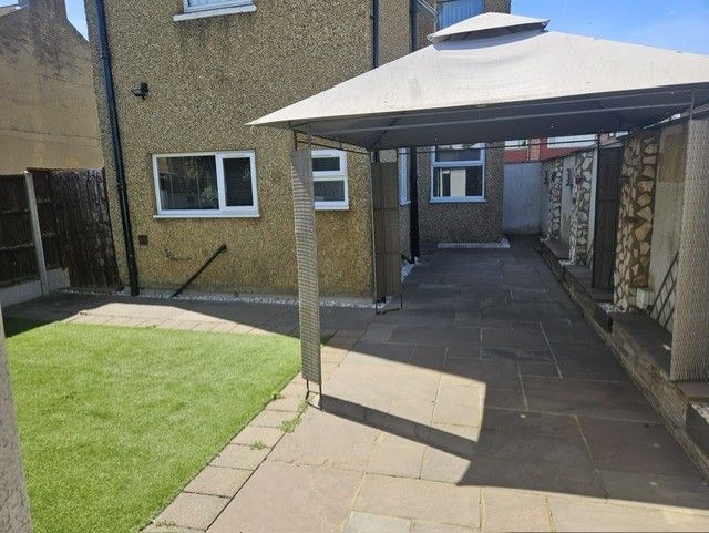Property photo 3 of 11