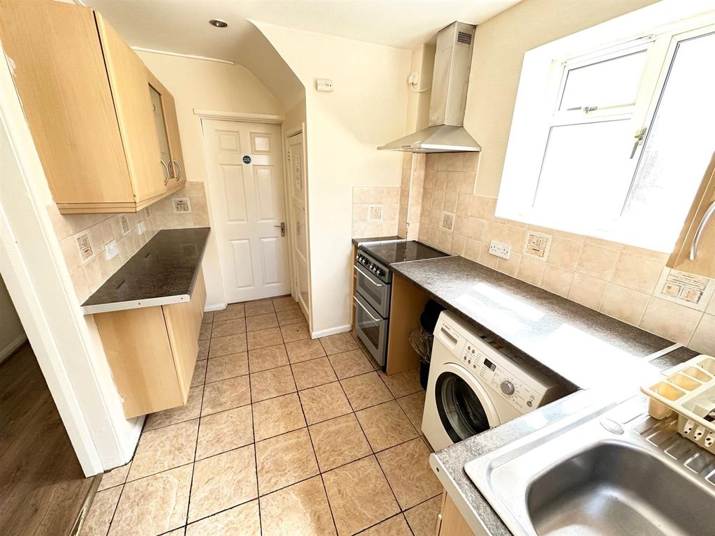 Property photo 3 of 16 Kitc.Jpg