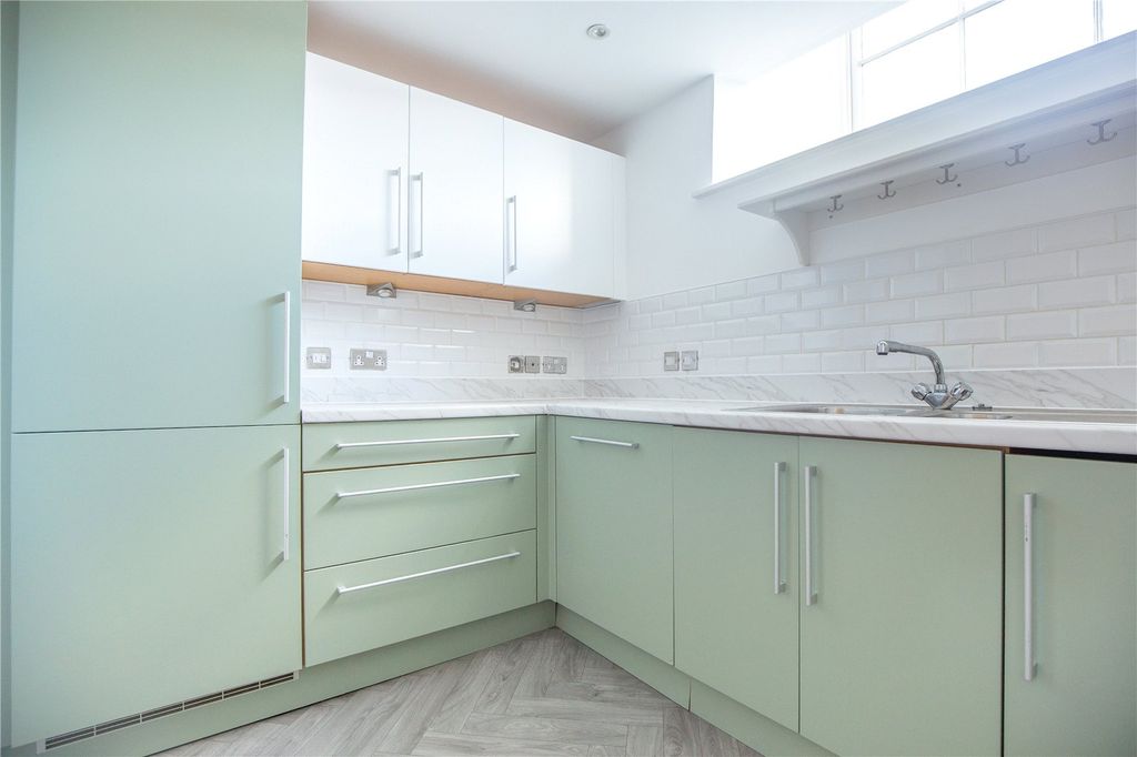 Property photo 2 of 18 Picture No. 64