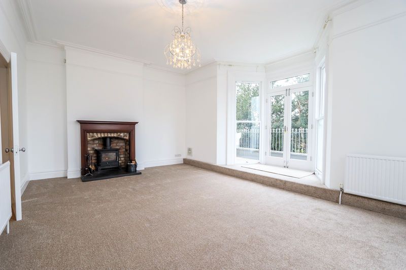 Property photo 2 of 18 Sitting Room