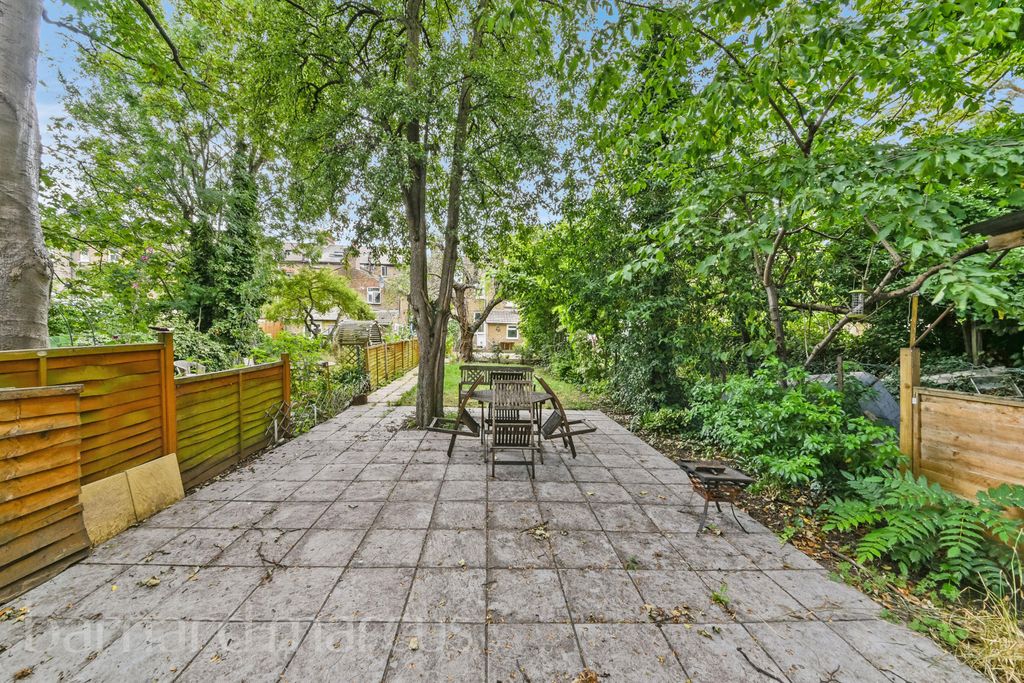 Property photo 1 of 9 Garden