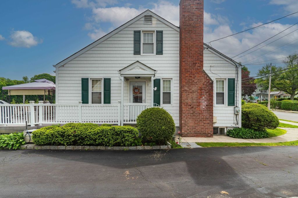 Property photo 1 of 25