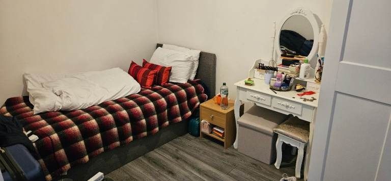 Property photo 1 of 2