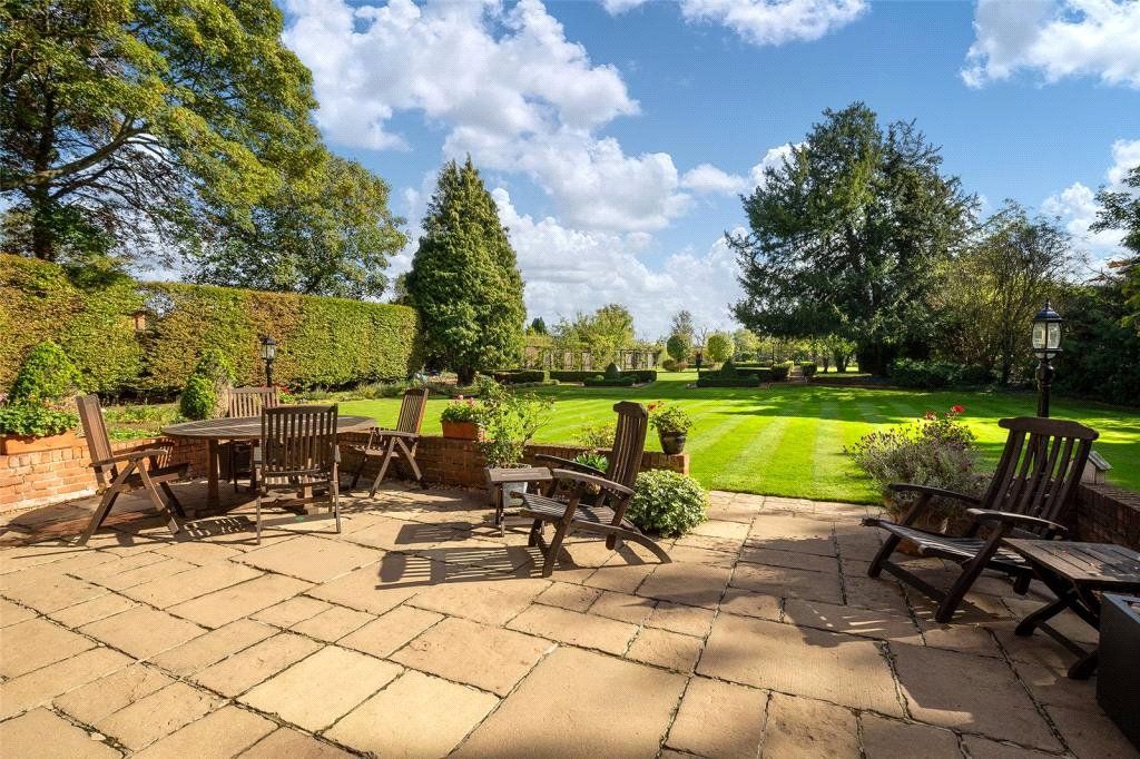 Property photo 3 of 17 Gardens