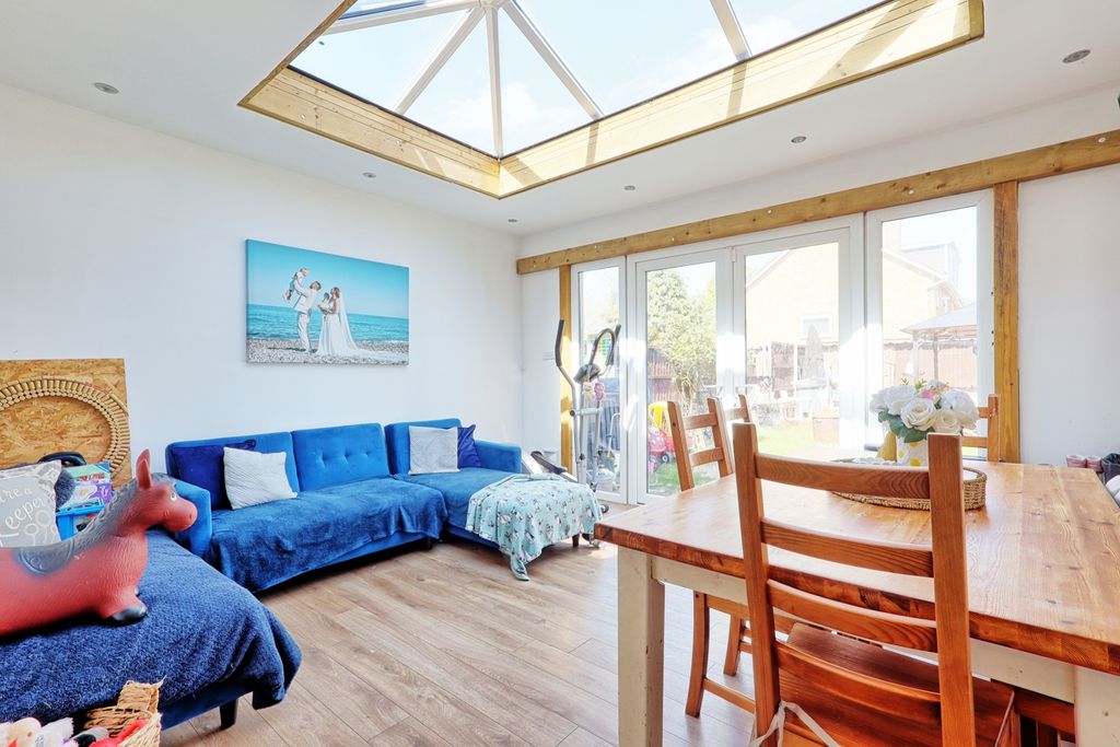 Property photo 2 of 19 Picture No. 06