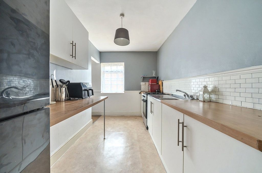 Property photo 3 of 13 1312184-14-685163...