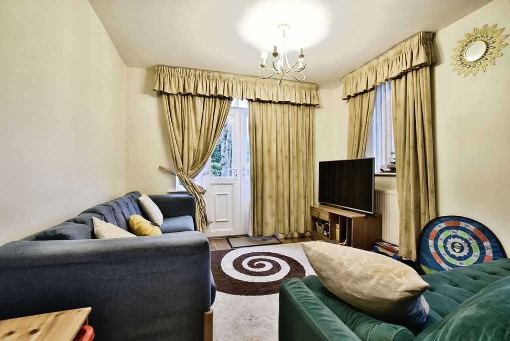 Property photo 2 of 20 Pbox-Img.Jpg