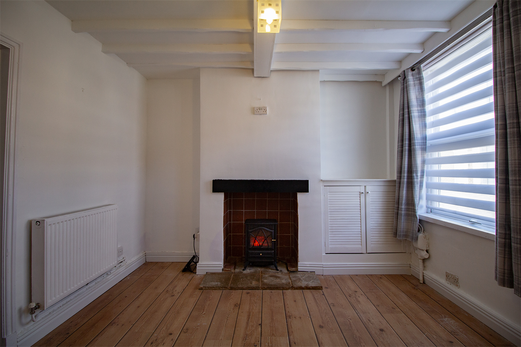 Property photo 1 of 33 Lounge
