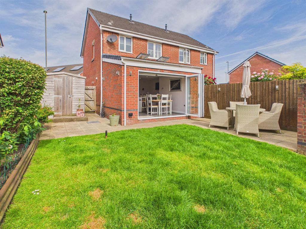 Property photo 2 of 34 Cam01766G0-Pr0695-Still028.Jpg