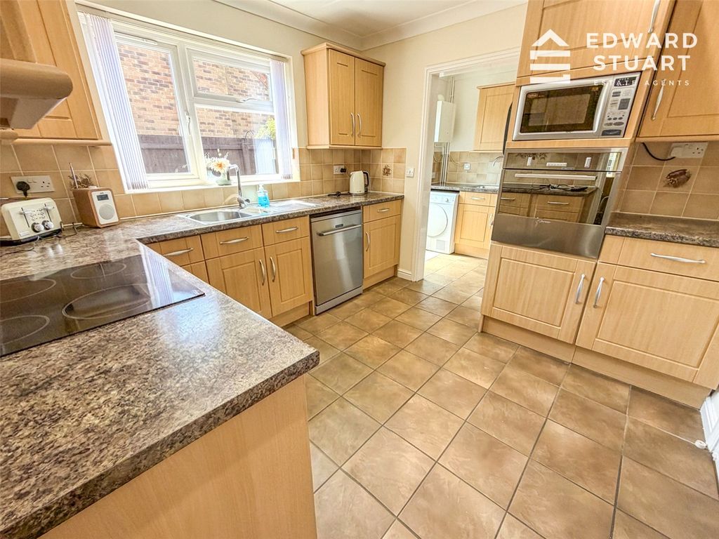 Property photo 2 of 18 Picture No. 26