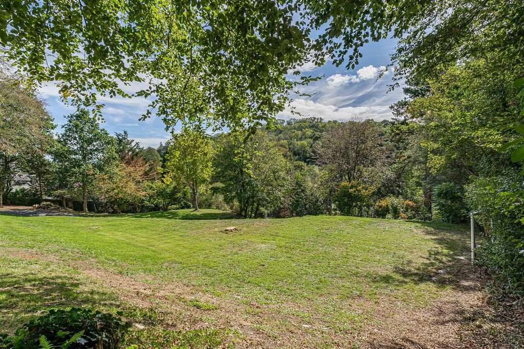 Property photo 3 of 32 Garden