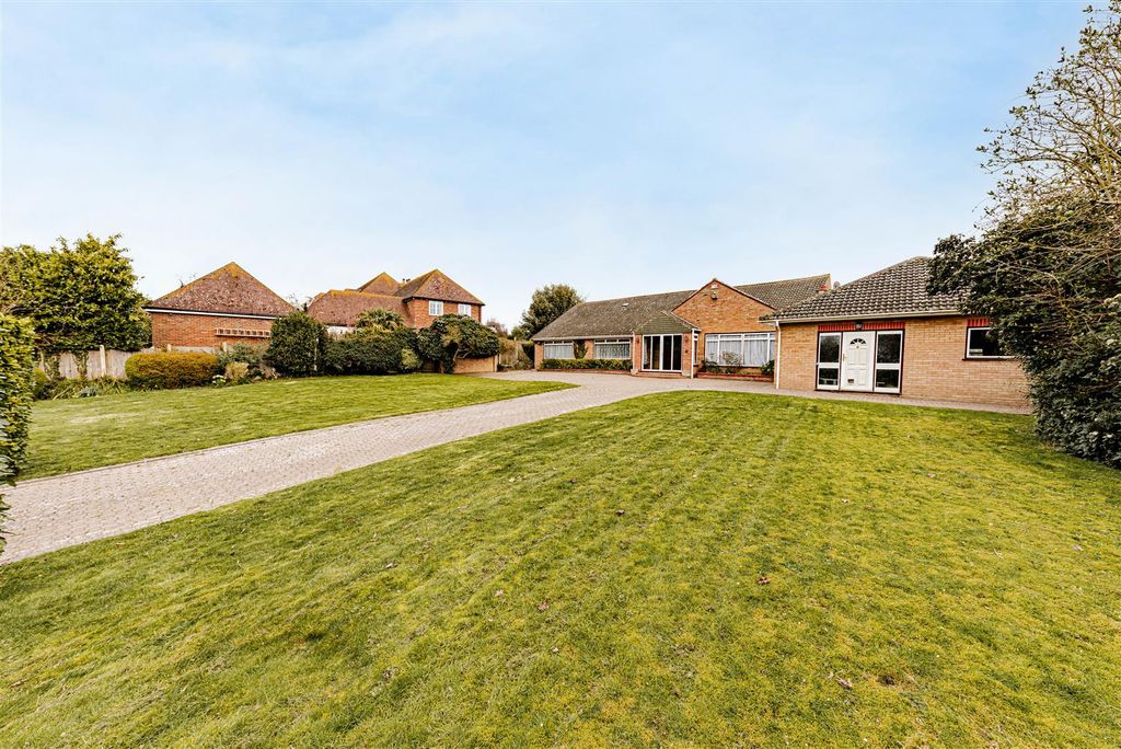 5 bed detached bungalow for saleTothill Street, Minster, Ramsgate CT12