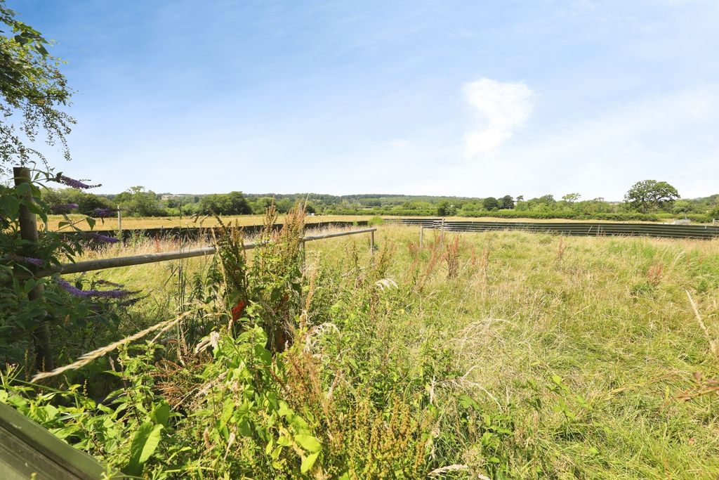 Property photo 3 of 9 Pbox-Img.Jpg