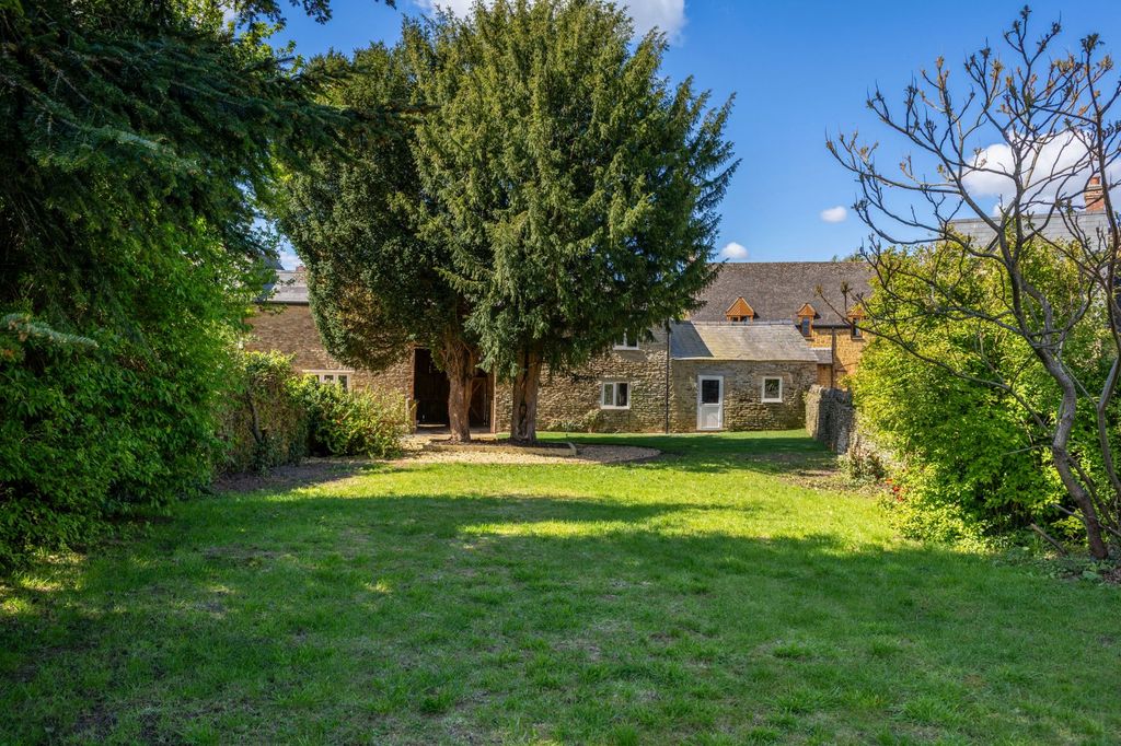 Property photo 2 of 14 Picture No. 13