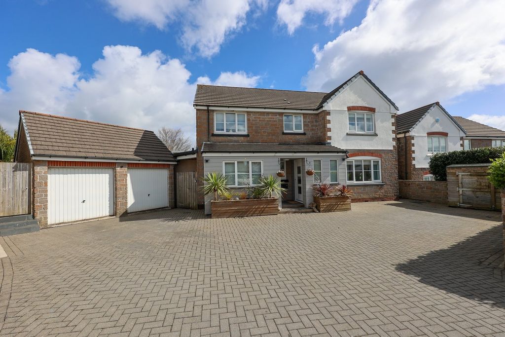 Property photo 1 of 34