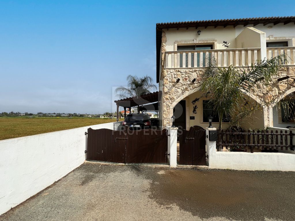 Property photo 2 of 22