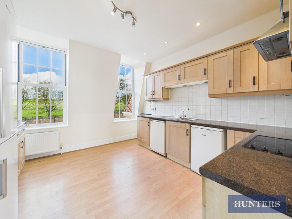 Property photo 2 of 9 Kitchen