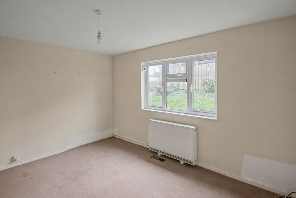 Property photo 2 of 13 4 Hodge Lane, Malmesbury, Wiltshire, Sn16 0Bp
