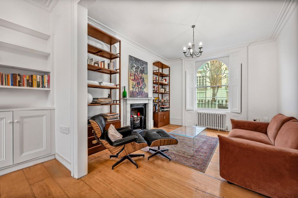 Property photo 2 of 25