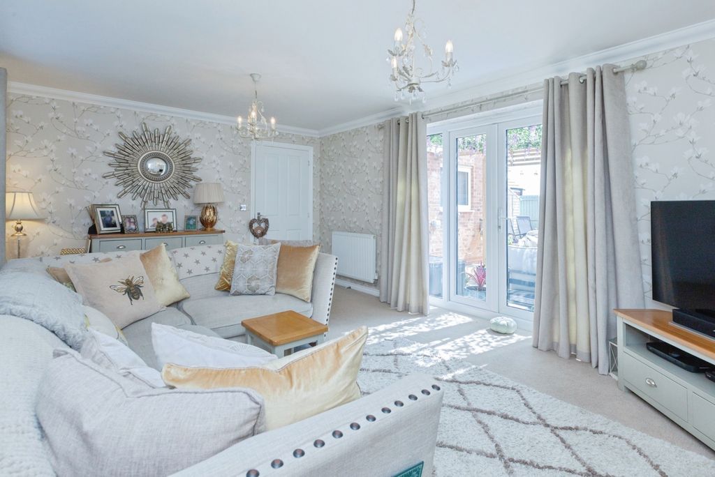 Property photo 2 of 24 Pbox-Img.Jpg