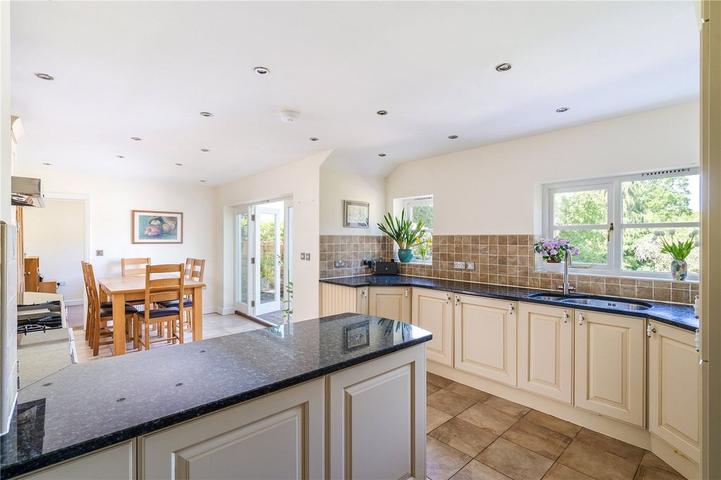 Property photo 2 of 25 Kitchen