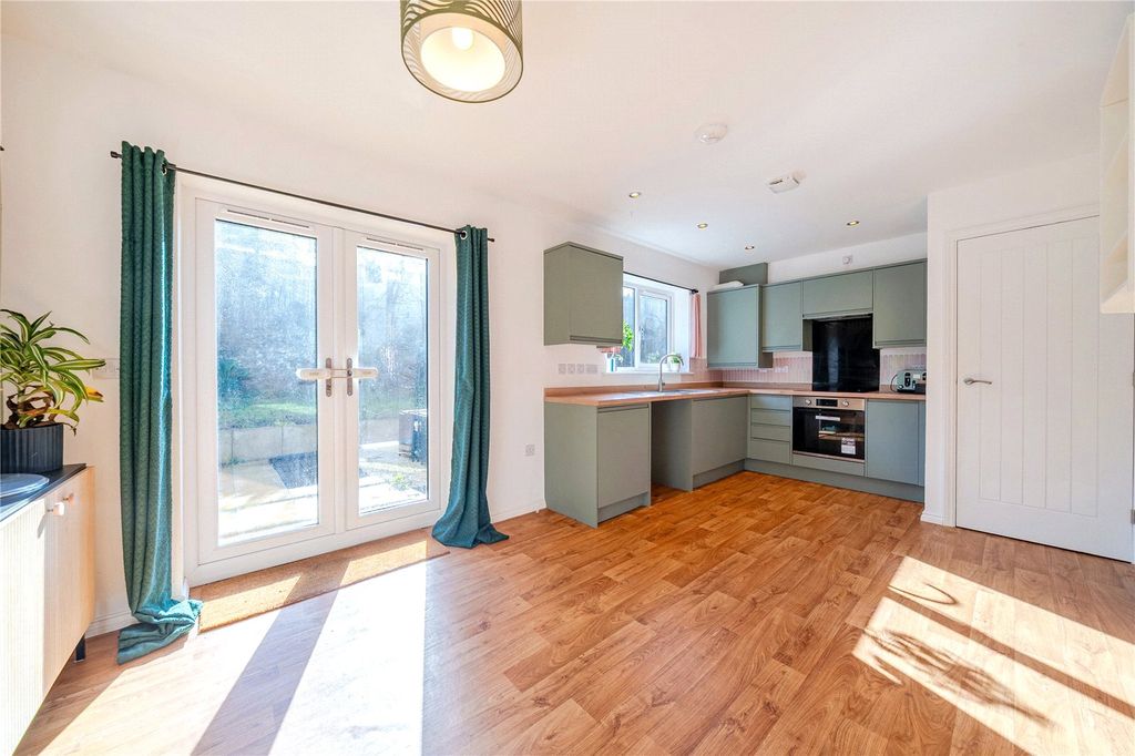 Property photo 2 of 14 Kitchen Diner