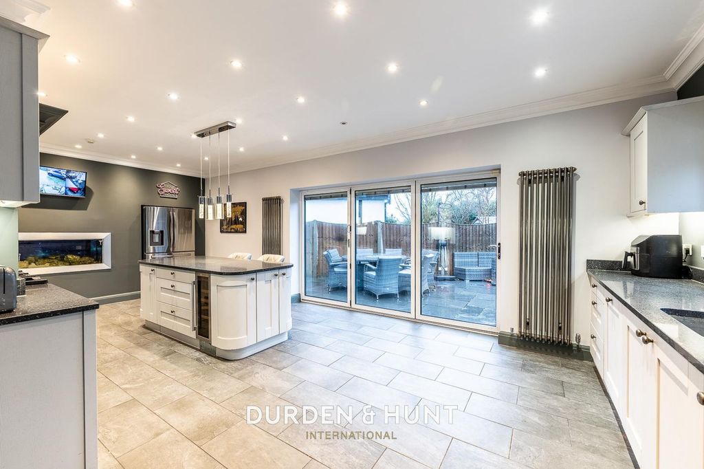 Property photo 3 of 17 Edward-38.Jpg