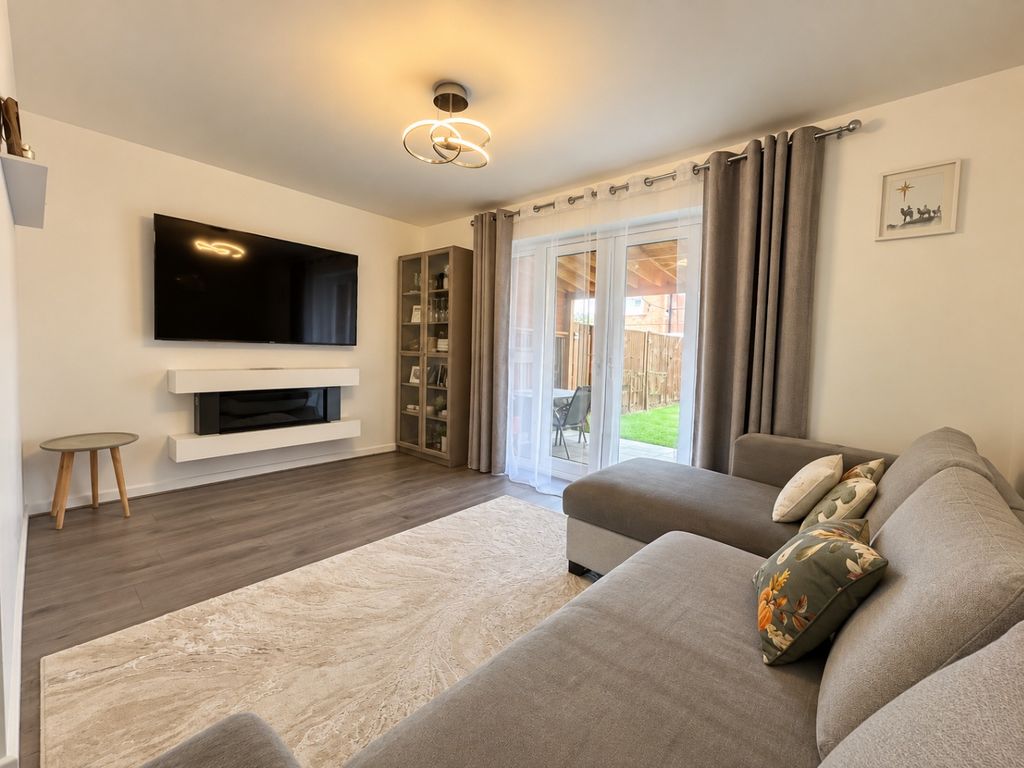 Property photo 2 of 10 5531351