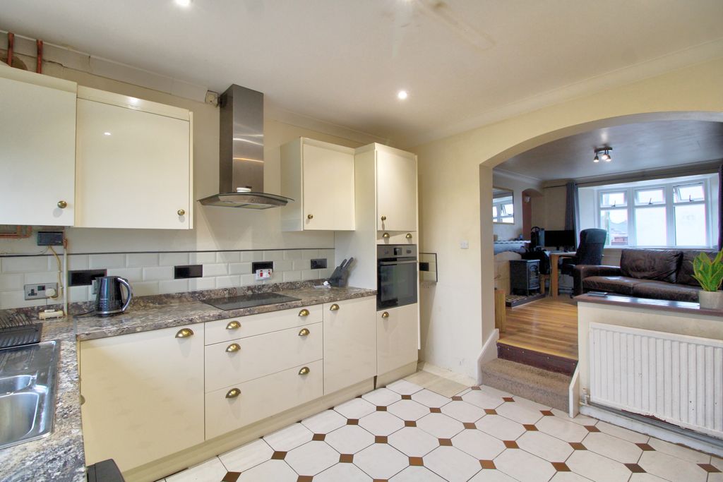 Property photo 1 of 15 Img_6458_59_60_Interior 4