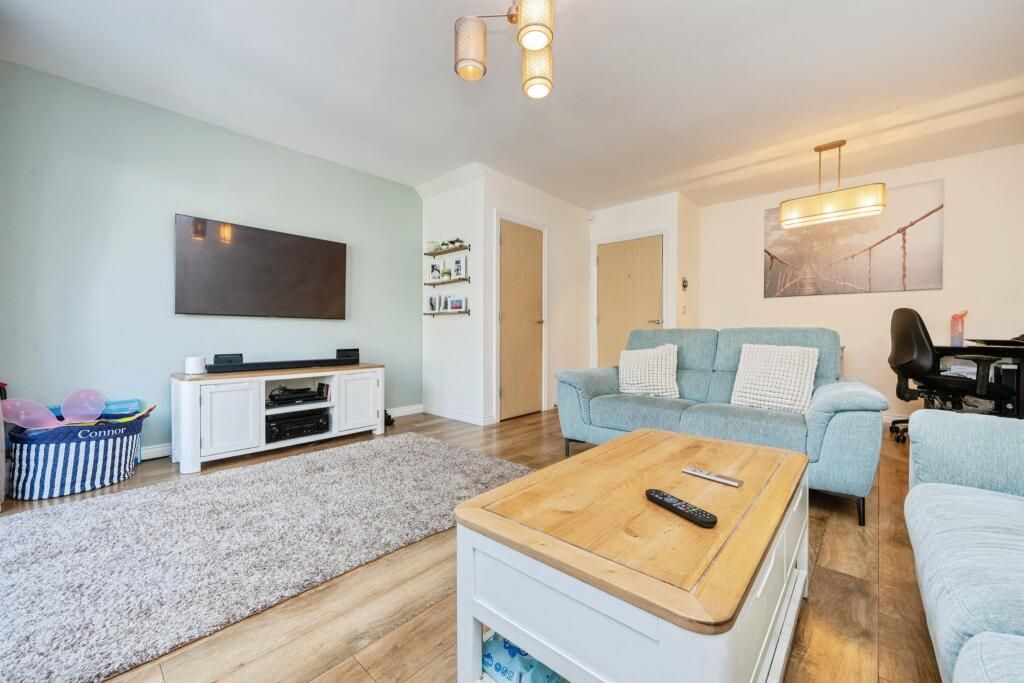 Property photo 2 of 23
