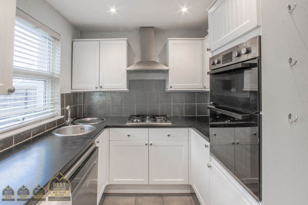 Property photo 3 of 12 Img_9580-Hdr