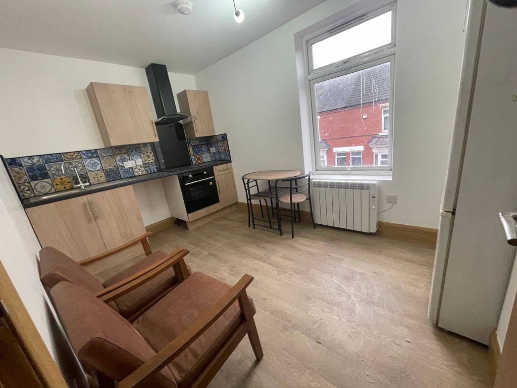 Property photo 2 of 4 Kitchen/Living Room