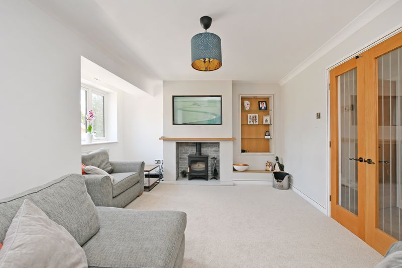 Property photo 3 of 18 Living Room