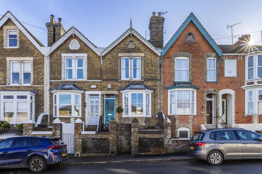 Property photo 1 of 30