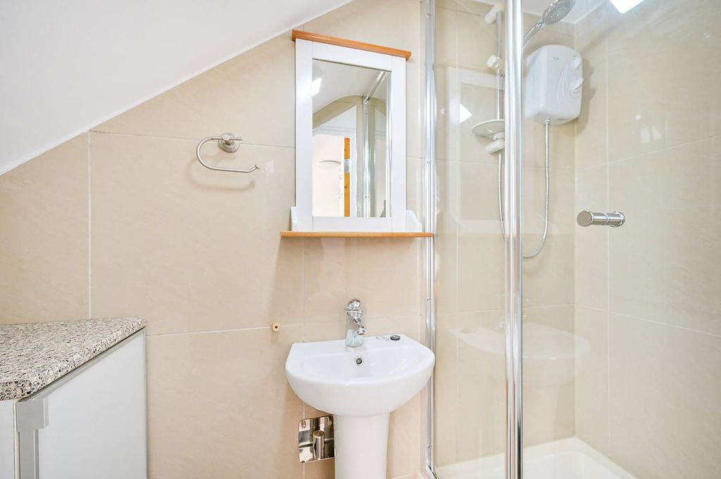 Property photo 1 of 3