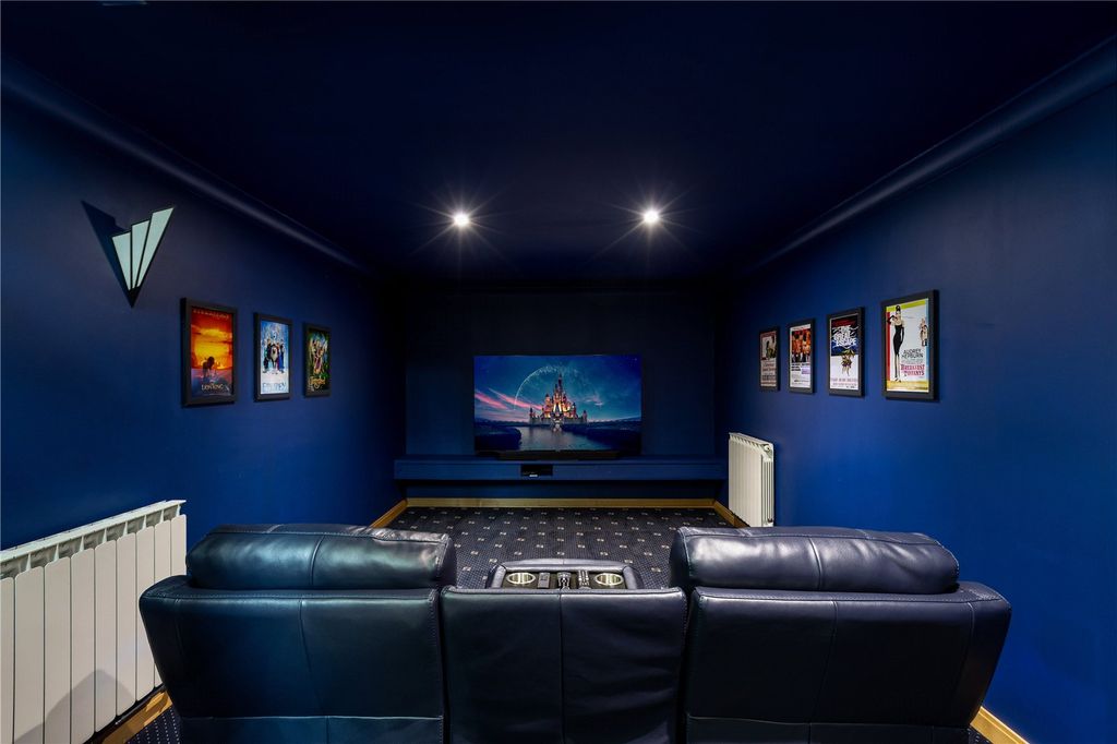 Property photo 3 of 21 Theatre
