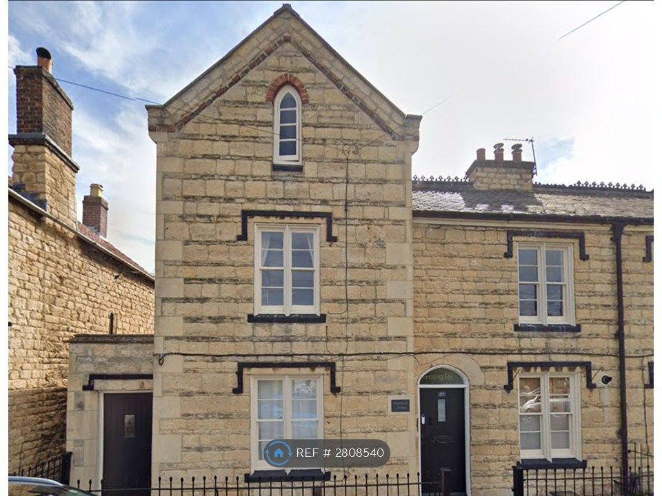 Property photo 2 of 27